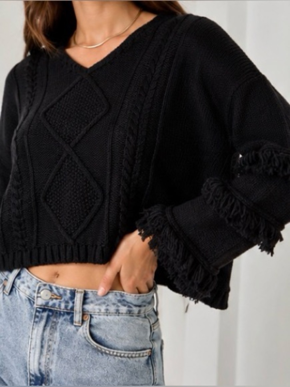 OLIVACEOUS Fringe Sleeve Cropped Cable Knit V Neck Sweater Size Small Black NWT